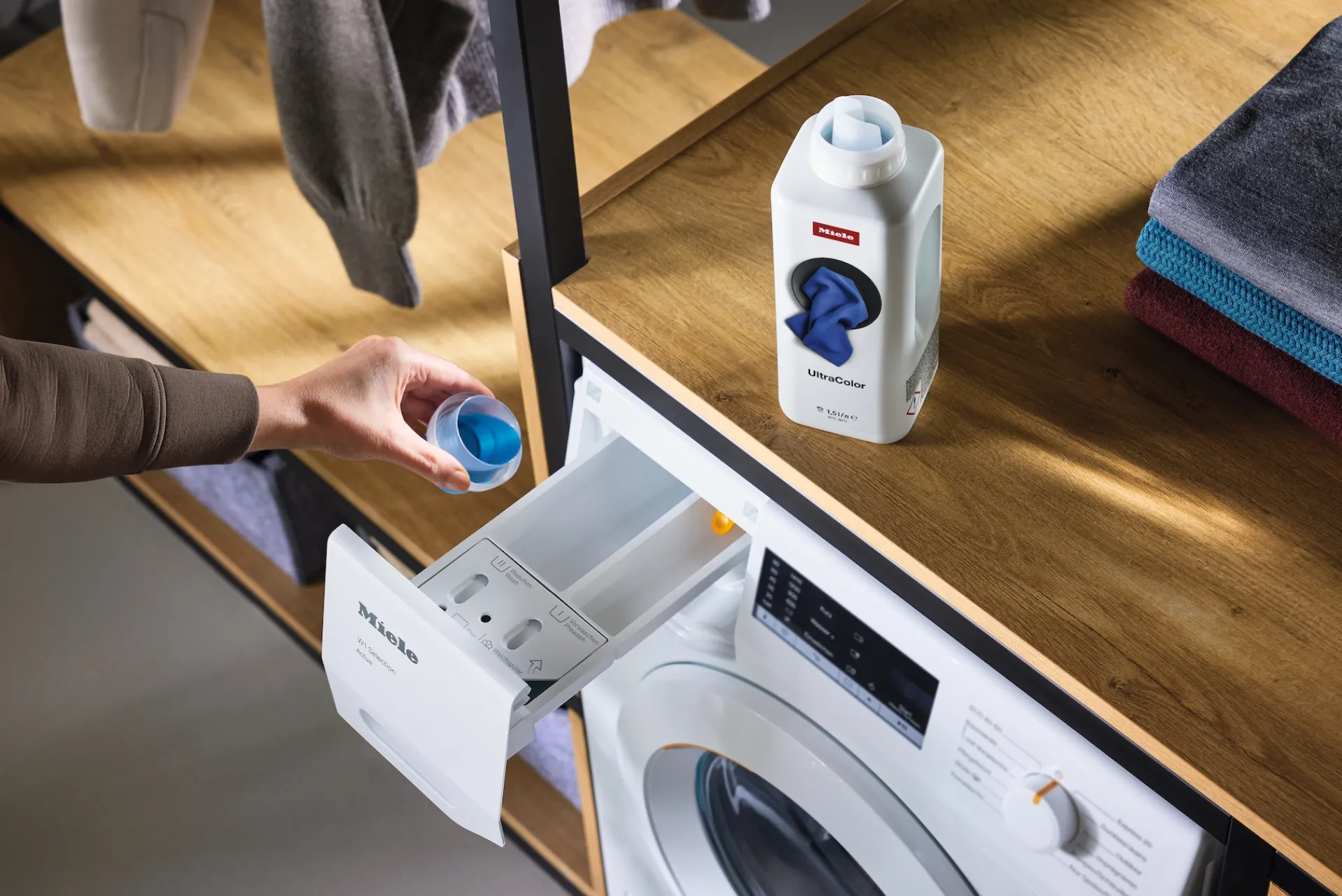 detersivo_liquidoultracol_1.webp Miele Detersivi Liquidi E In Polvere | Detersivo liquido UltraColor 1,5 l