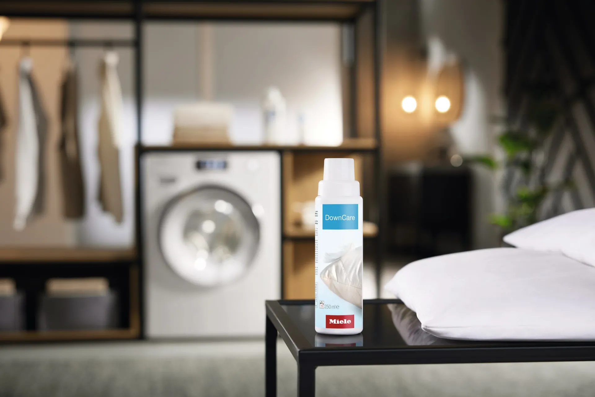 detersivo_speciale_downca_1.webp Miele Detersivi Specifici | Detersivo speciale DownCare 250 ml