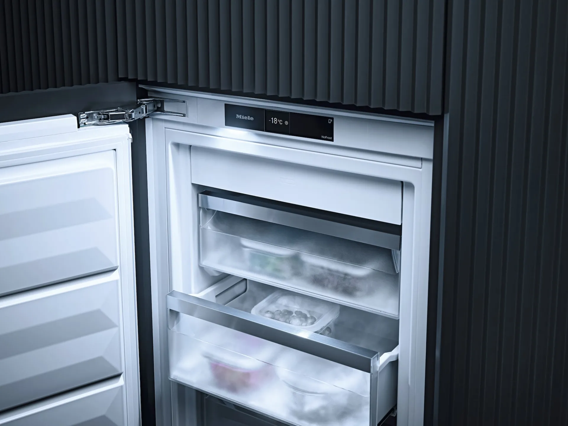 fns__d_2.webp Miele Congelatori Da Incasso | FNS 7774 D