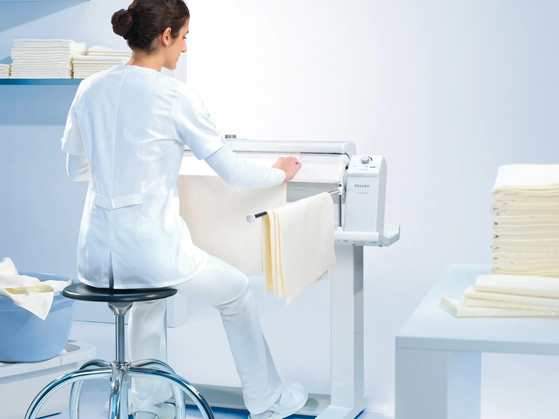 hm__2.webp Miele Elettrodomestici Professionali | HM 16-83