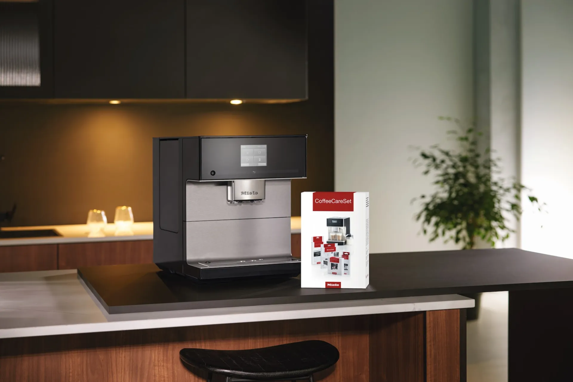 kit_di_pulizia_per_cura_e_3.webp Miele Manutenzione E Cura Dell’Elettrodomestico | Manutenzione E Cura Dell’Elettrodomestico | Kit di pulizia per cura e manutenzione delle macchine per il caffè