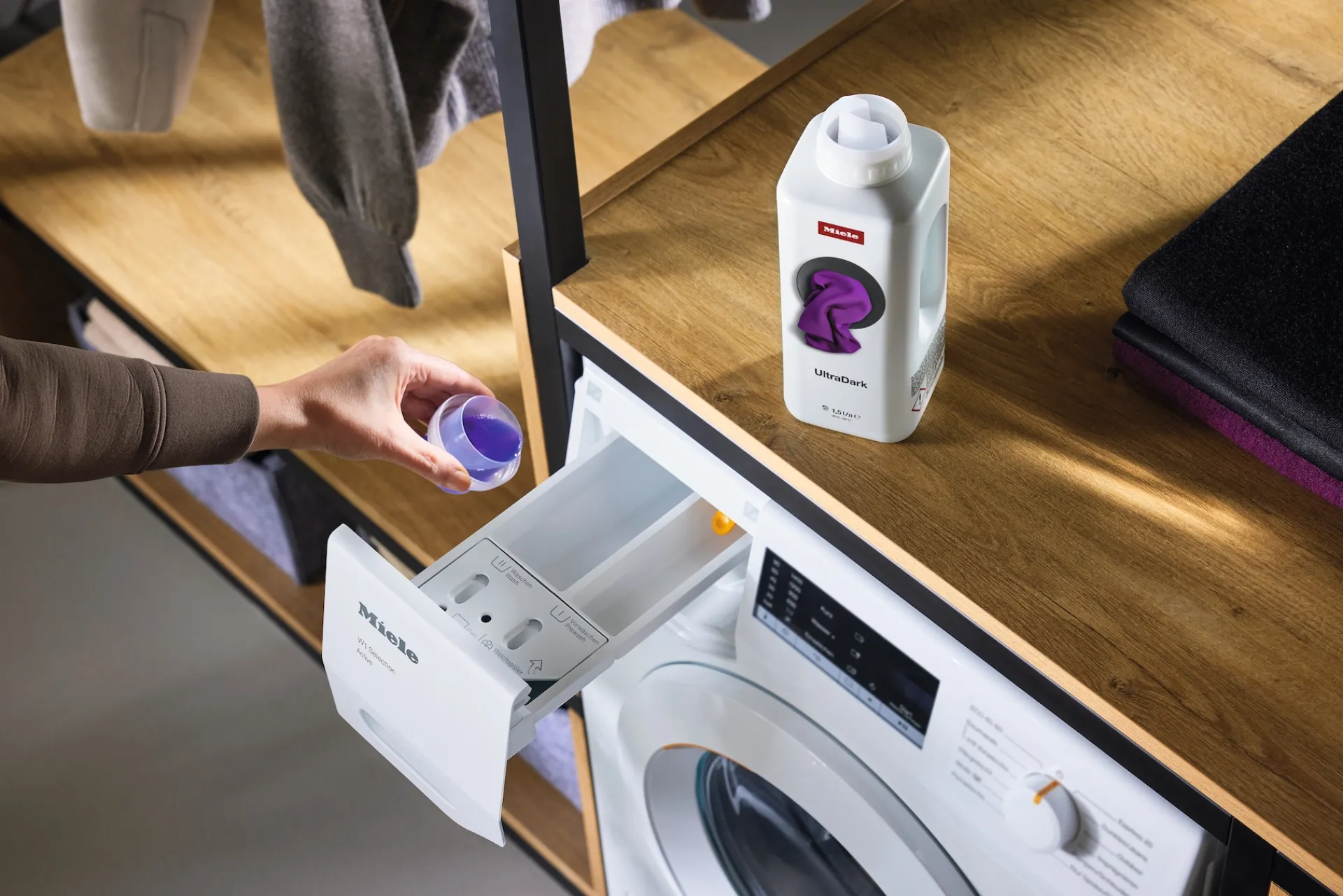 ultradark_l_4.webp Miele Detersivi Liquidi E In Polvere | UltraDark 1,5 l